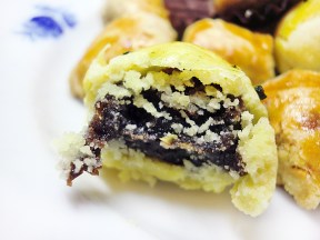 Lower Budget Melt-in-the-mouth Pastries (Step-by-step Pineapple paste)